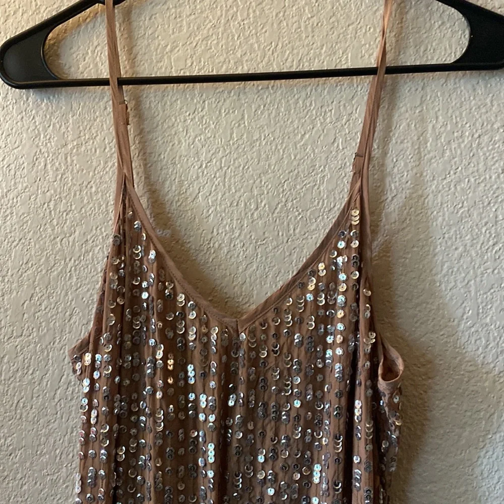 Dress sequence - Picture 8 of 17